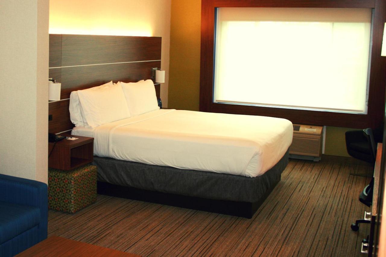 Holiday Inn Express Hotel & Suites Marina By Ihg Exteriör bild