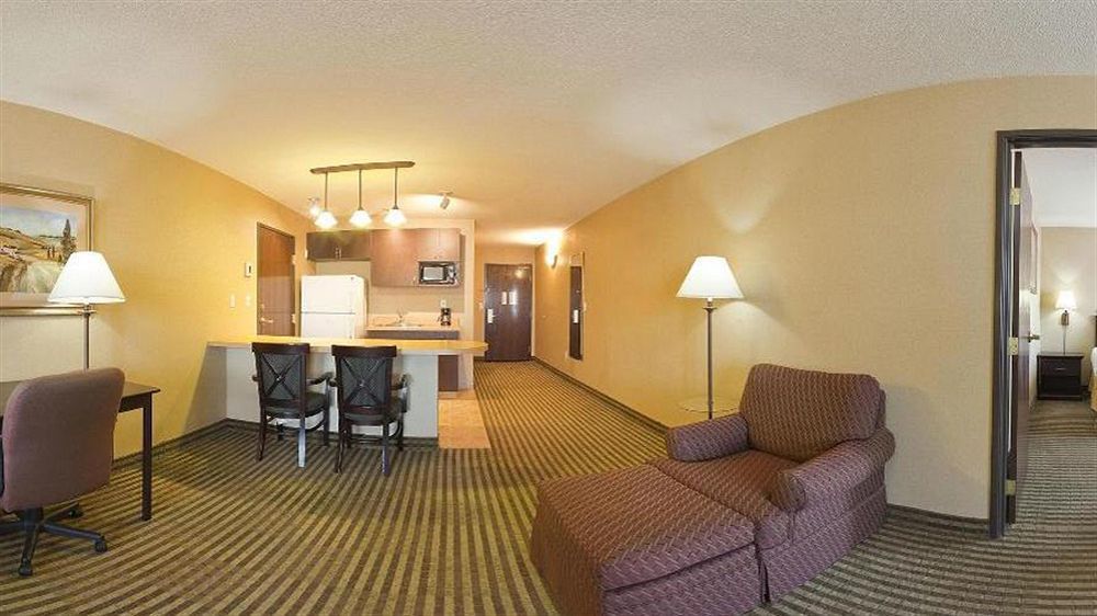 Holiday Inn Express Hotel & Suites Marina By Ihg Exteriör bild